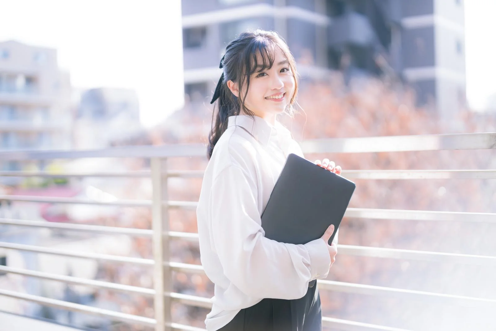 好きな気持ちを抑えている男性